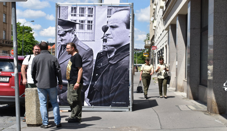 Venkovní výstava v Praze 6 připomíná odchod posledních sovětských vojáků z Československa