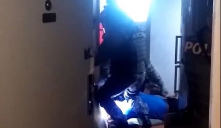 Pražští policisté dopadli gang výrobců pervitinu, který vydělal 60 milionů korun
