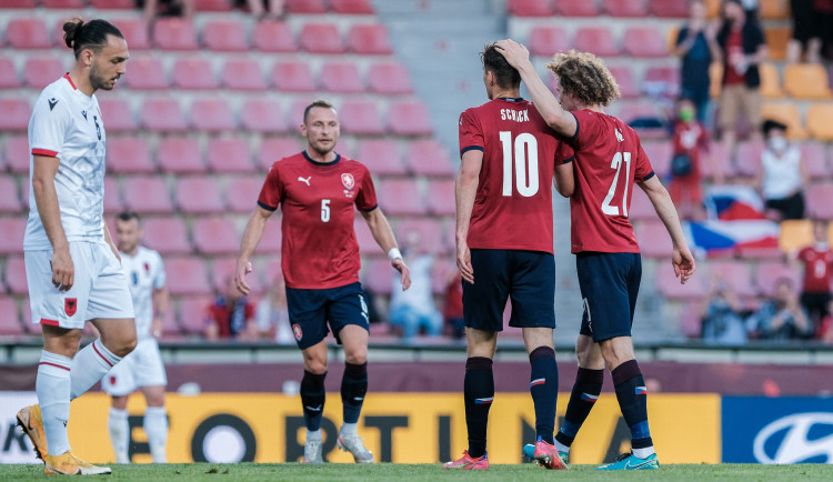 Fotbalová reprezentace bude při Euru trénovat na Strahově. Na zápasy bude létat