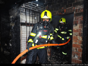 V Praze 10 v noci hořelo zahradní centrum