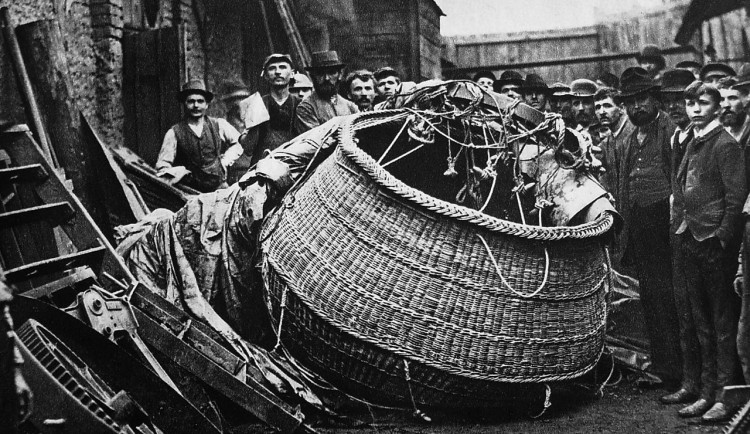 Od první letecké nehody uplynulo 130 let. Balon Kysibelka spadl z výšky téměř osm set metrů