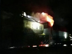 V Praze hořela lokomotiva. Požár způsobil třímilionovou škodu