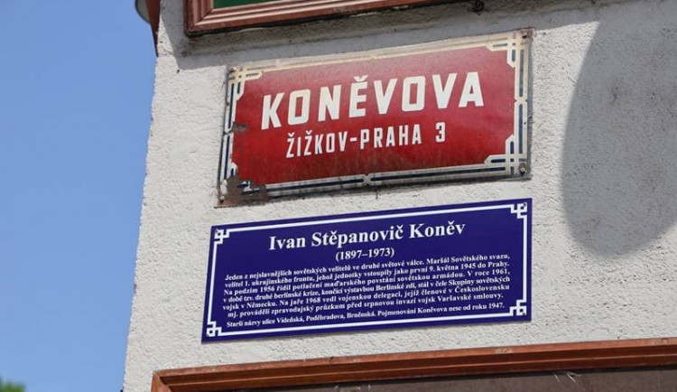 Žižkov pokračuje ve vzdělávání obyvatel, vyvěšuje tabulky informující o názvech ulic