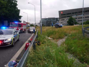 Policejní honička skončila nehodou. Zranilo se při ní šest lidí včetně tří dětí