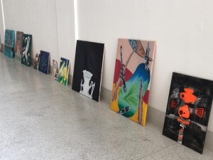 Umělci obsadili Národní galerii. Upozorňují na její sestupující kvalitu