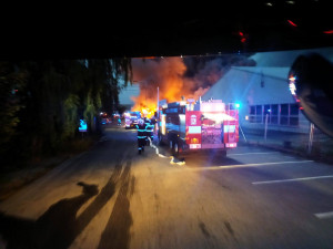 V Praze hořela hala veletržního areálu. Škoda je 150 milionů