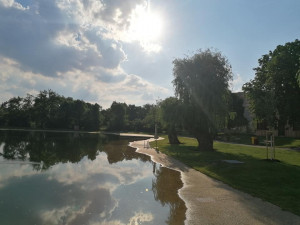 Většina pražských přírodních koupališť má vodu vhodnou ke koupání