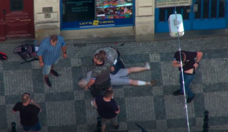 Střelec z Vinohrad jde do vazby. Svých činů nelituje a státní zástupkyni označil za ropuchu