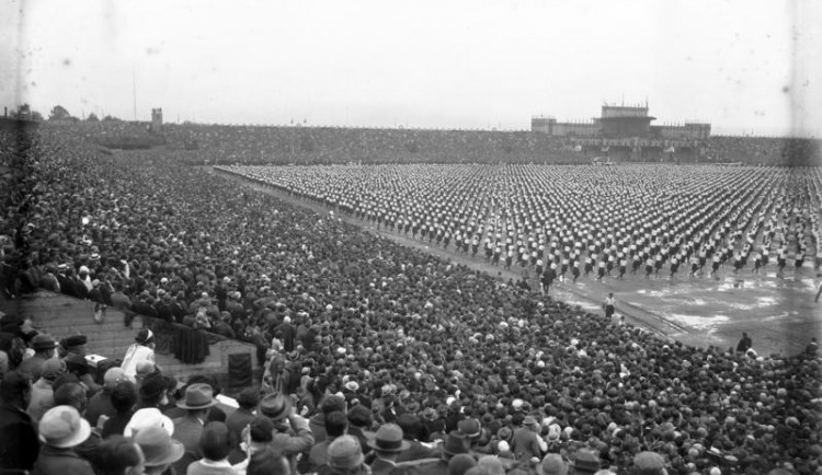 První akcí Strahovského stadionu byl před 95 lety všesokolský slet