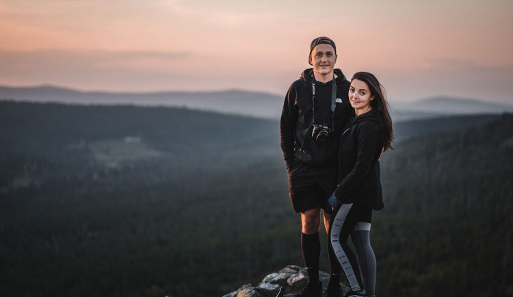 Mladí manželé z Prahy založili projekt Fotíme Šumavu, teď vytvořili i Šumavské deníky