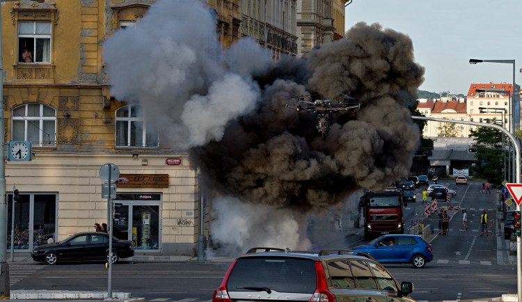 Natáčení zahraničních filmů v Praze potrvá ještě týden. Podívejte se na přehled, kde na filmaře narazíte