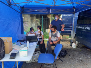 V Praze se začali očkovat přímo v terénu lidé bez domova