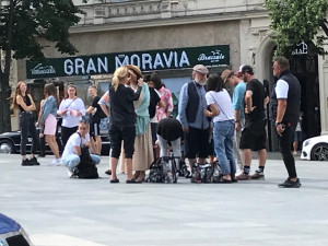 Dušek, Babčáková nebo Hádek dnes natáčeli za plného provozu v centru Prahy