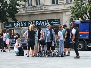 Dušek, Babčáková nebo Hádek dnes natáčeli za plného provozu v centru Prahy