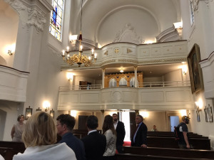 Lánský zámek je sídlem českých prezidentů již sto let. Veřejnosti se k jubileu otevřel přilehlý kostel