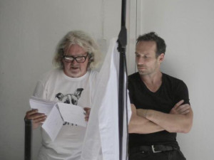 Film o psu Gumpovi, který míří příští týden do kin, představil nový videoklip