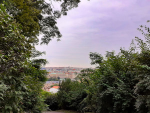 Kam o víkendu? Navštivte nejstarší veřejný městský park v Praze