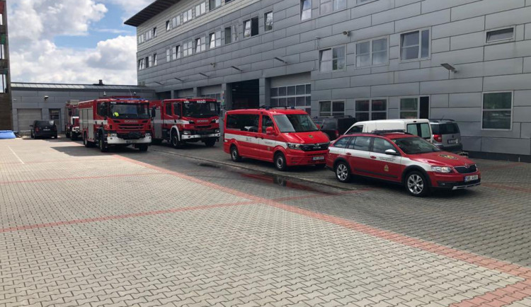 Pražští hasiči jsou připraveni vyrazit na pomoc na Domažlicko, kde se dnes střetly dva vlaky