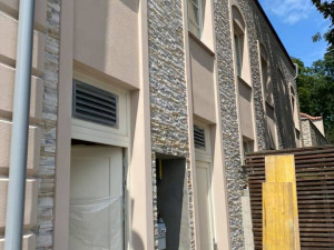 Obnovena hostince U Brabců v Praze 9 bude stát téměř sto milionů korun