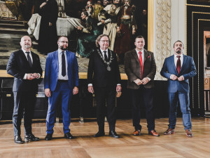 Zástupci běloruské opozice dnes získali od Prahy symbolický dar