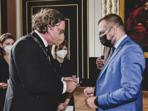 Zástupci běloruské opozice dnes získali od Prahy symbolický dar