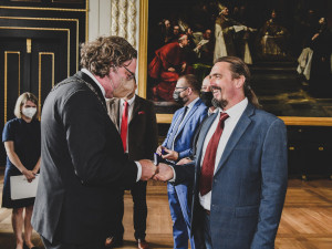 Zástupci běloruské opozice dnes získali od Prahy symbolický dar