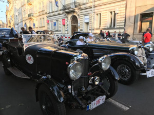 Prahu dnes ovládly historické vozy. Odstartoval závod 1000 mil československých