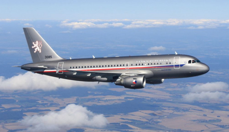 V Praze ráno přistálo první letadlo s evakuovanými Čechy a jejich spolupracovníky z Afghánistánu