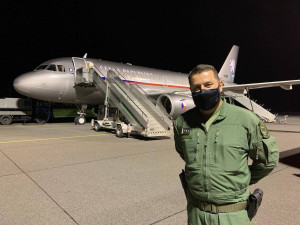 V Praze dnes večer přistál třetí evakuační letoun z Afghánistánu. Bylo v něm 62 lidí