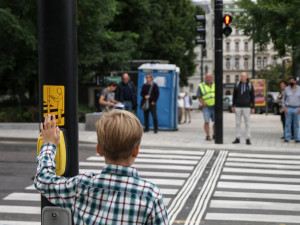 Dnes začal fungovat první přechod přes magistrálu u Muzea. Druhý bude zprovozněn v listopadu