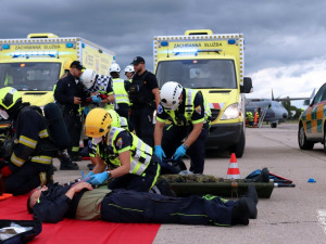 Pražští záchranáři měli praktické cvičení. Zasahovali u letecké nehody