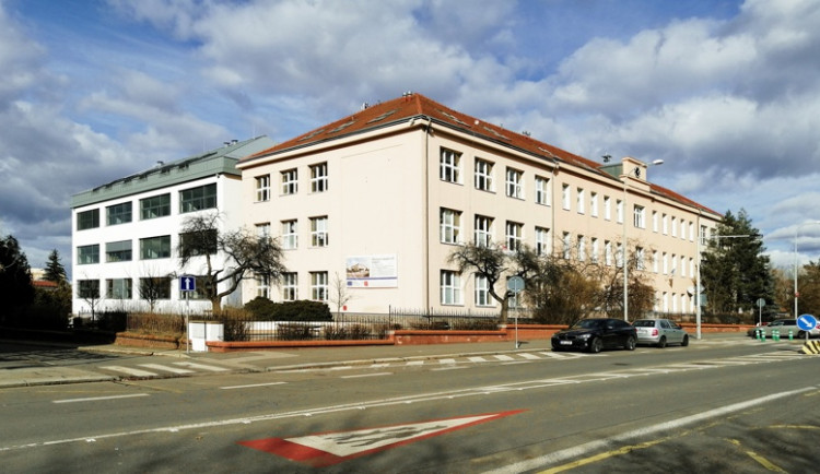 Skončily stavební práce na přístavbě ZŠ Chodov v Praze 11