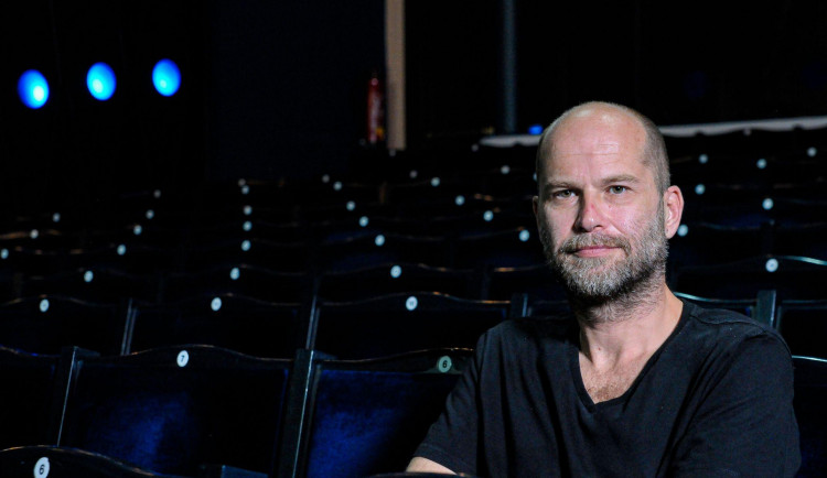 Ředitel Švandova divadla Daniel Hrbek