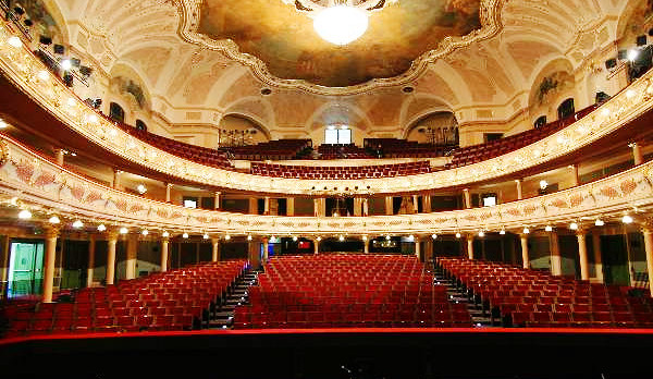 Théâtre Variété bylo předchůdce karlínského divadlo. Otevřelo se přesně před 140 lety