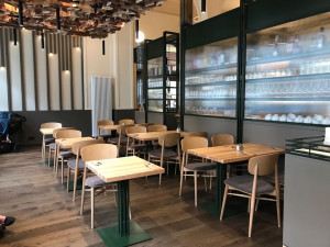 V Praze dnes otevírá nová luxusní nádražka. Láká na vejmrdu nebo žemlovku