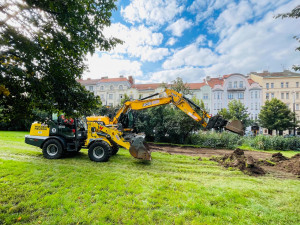 Na Jiřáku začala kompletní rekonstrukce stanice metra. Dělníci už kopou výtahovou šachtu
