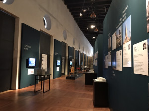 Jízdárna Pražského hradu hostí nejrozsáhlejší výstavu moderní architektury za posledních dvacet let