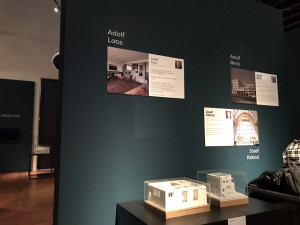 Jízdárna Pražského hradu hostí nejrozsáhlejší výstavu moderní architektury za posledních dvacet let