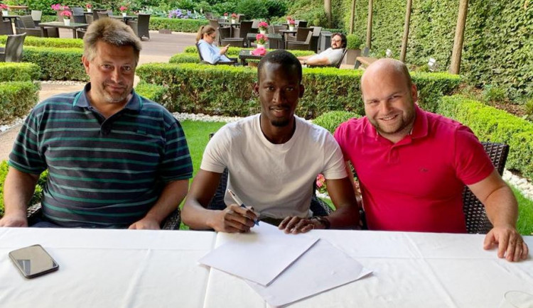 Sima je Táborsku vděčný, těší trenéra. Po přestupu do Anglie mu gratuloval