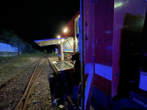 Při požáru v Praze hasiči evakuovali 24 osob. Byl vyhlášen druhý stupeň poplachu