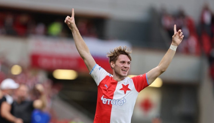 Mandousova premiéra, Samkův rychlý gól a dramatický závěr. Slavia porazilo Slovácko