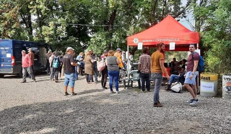 Více než stovka lidí se zúčastnila pikniku pro lidi bez domova