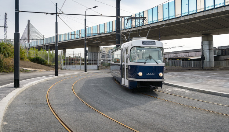 Tramvajová smyčka na Zahradním Městě je dokončena. Vlaková zastávka bude v provozu od 24. září