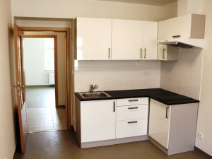 Praha 7 opravila chátrající bytový dům v Dobrovského ulici. Rekonstrukce stála bezmála 42 milionů