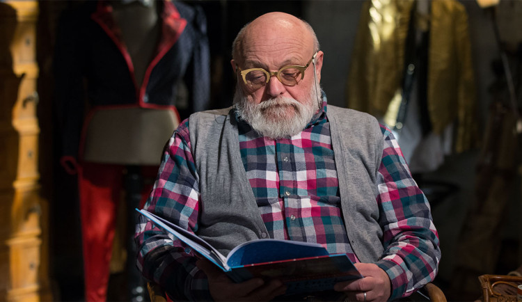 Arnošt Goldflam, který patří mezi nezaměnitelné postavy českého kultury, slaví 75 let