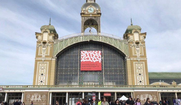 Svět knihy je zpět. Největší knižní veletrh v Česku otevřel své brány