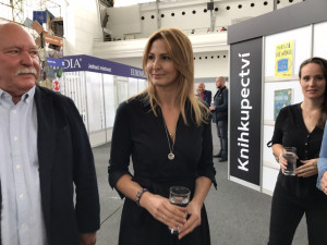 Ivana Gottová představila autobiografii Karla Gotta Má cesta za štěstím