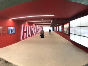 Podchod z hlaváku na Žižkov je otevřený. Stovky lidí nemusejí riskovat přechod přes koleje