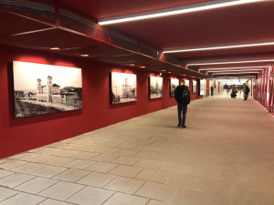 Podchod z hlaváku na Žižkov je otevřený. Stovky lidí nemusejí riskovat přechod přes koleje