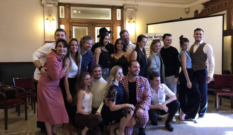 Roztančené divadlo